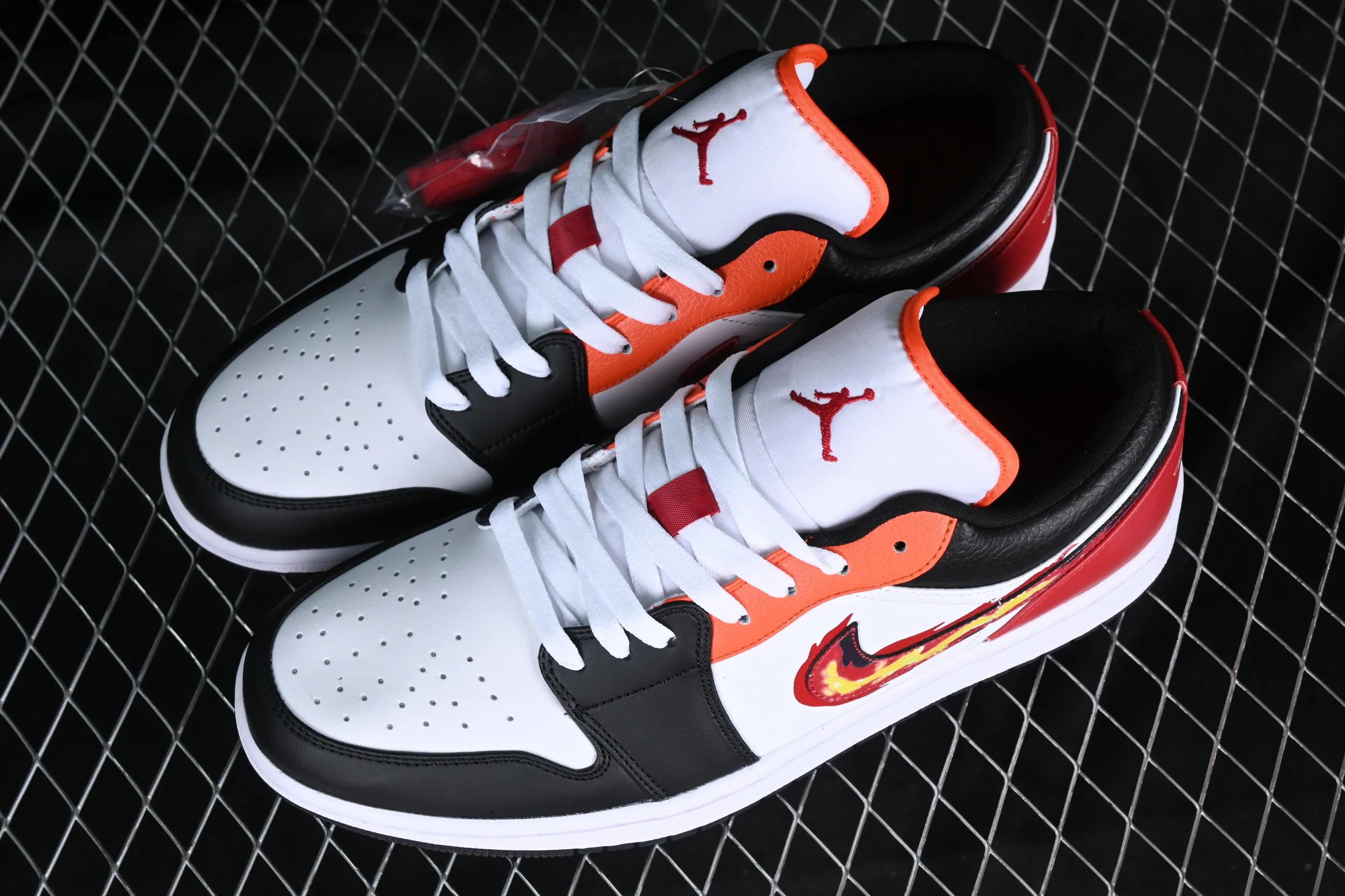 All categories Air Jordan Jordan series basketball shoes Air Jordan 1 Low Air Jordan 1 Low "Flaming Swoosh" AJ1 Joe 1 black red flame FJ7222-101